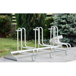 Universalus dviračių stovas