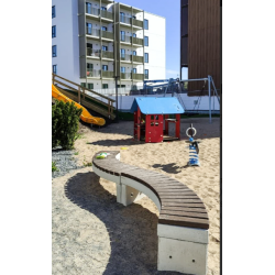 Lenktos formos betoninis suoliukas