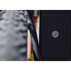 Gumuotas dviračių stovas