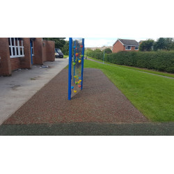 Liejamas gumos mulčas