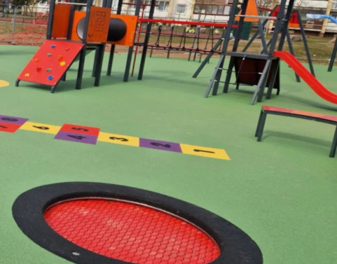 Batutai žaidimų aikštelėse